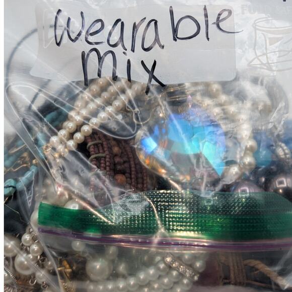 Jewelry Lot Gigi Wearable Over 4 Lbs Mixed Jewelry Mystery Bag - Picture 2 of 9